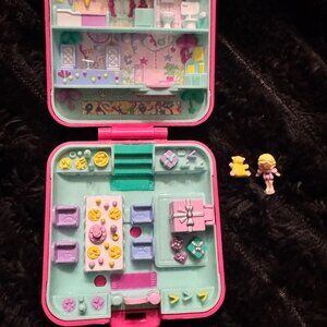 Vintage Polly Pocket Partytime Surprise Birthday Party Pink (1989)